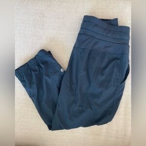 Lululemon Adaptive State High Wasted Cropped Jogger